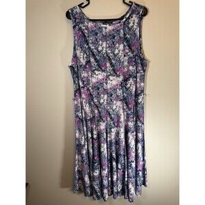 Blooming Rose Floral Print Scoop Neck Dress Sz. M** *MAKE OFFERS*